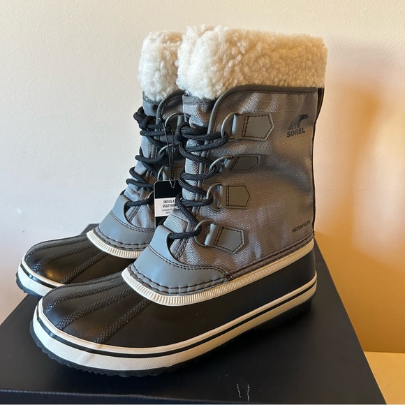 Sorel carnival women’s waterproof boots 7.5 - Picture 3 of 10